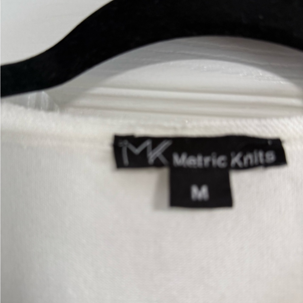Cream V-Neck Sweater with Ribbed Sleeves - Picture 3 of 13